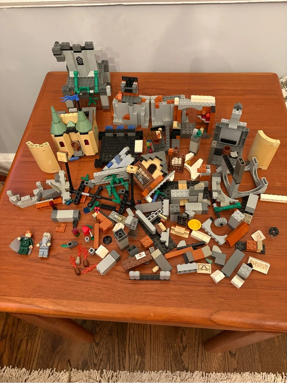 LEGO Harry Potter Hogwarts Griffindor Castle Mixed Lot